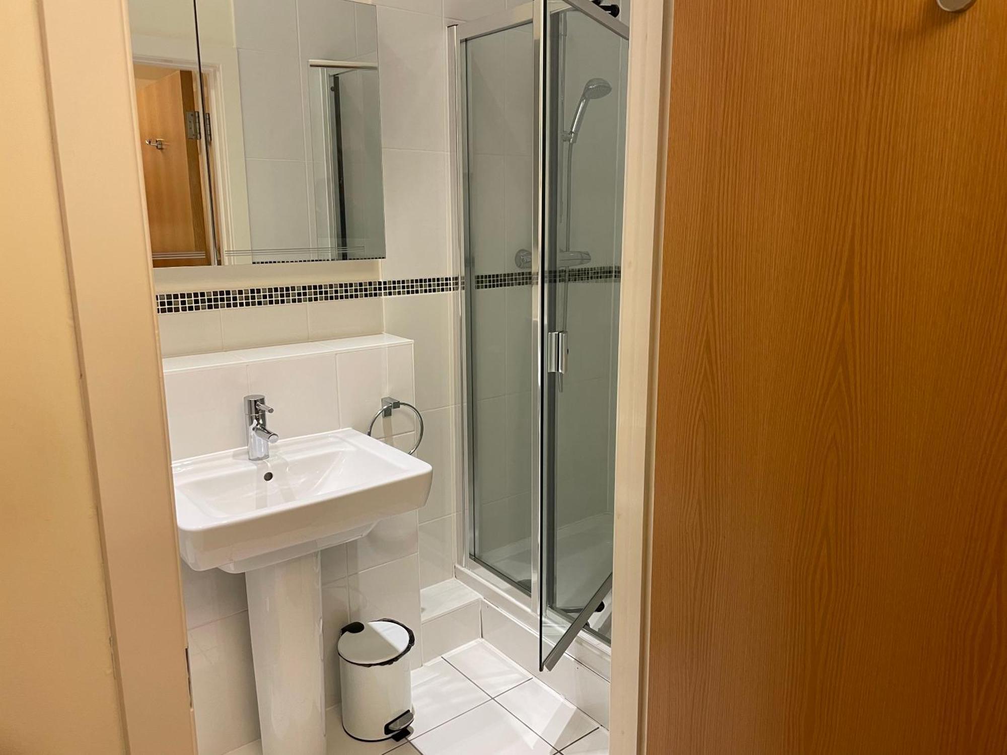 Top Floor En-Suite Double Bedrooms With Great View Of Windsor Castle & Free Parking Zewnętrze zdjęcie