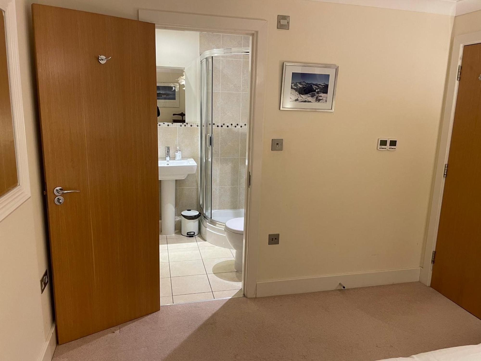 Top Floor En-Suite Double Bedrooms With Great View Of Windsor Castle & Free Parking Zewnętrze zdjęcie