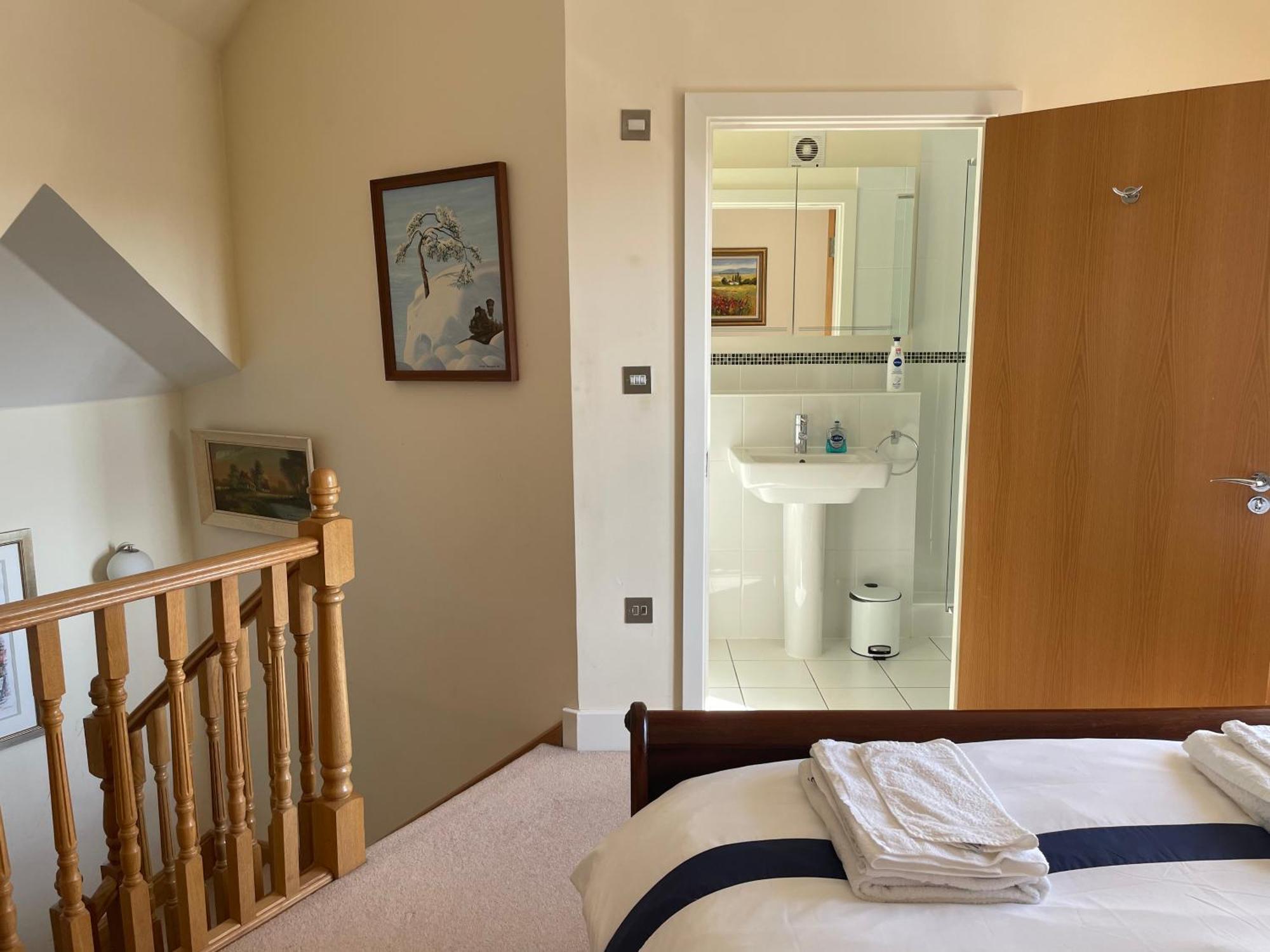 Top Floor En-Suite Double Bedrooms With Great View Of Windsor Castle & Free Parking Zewnętrze zdjęcie