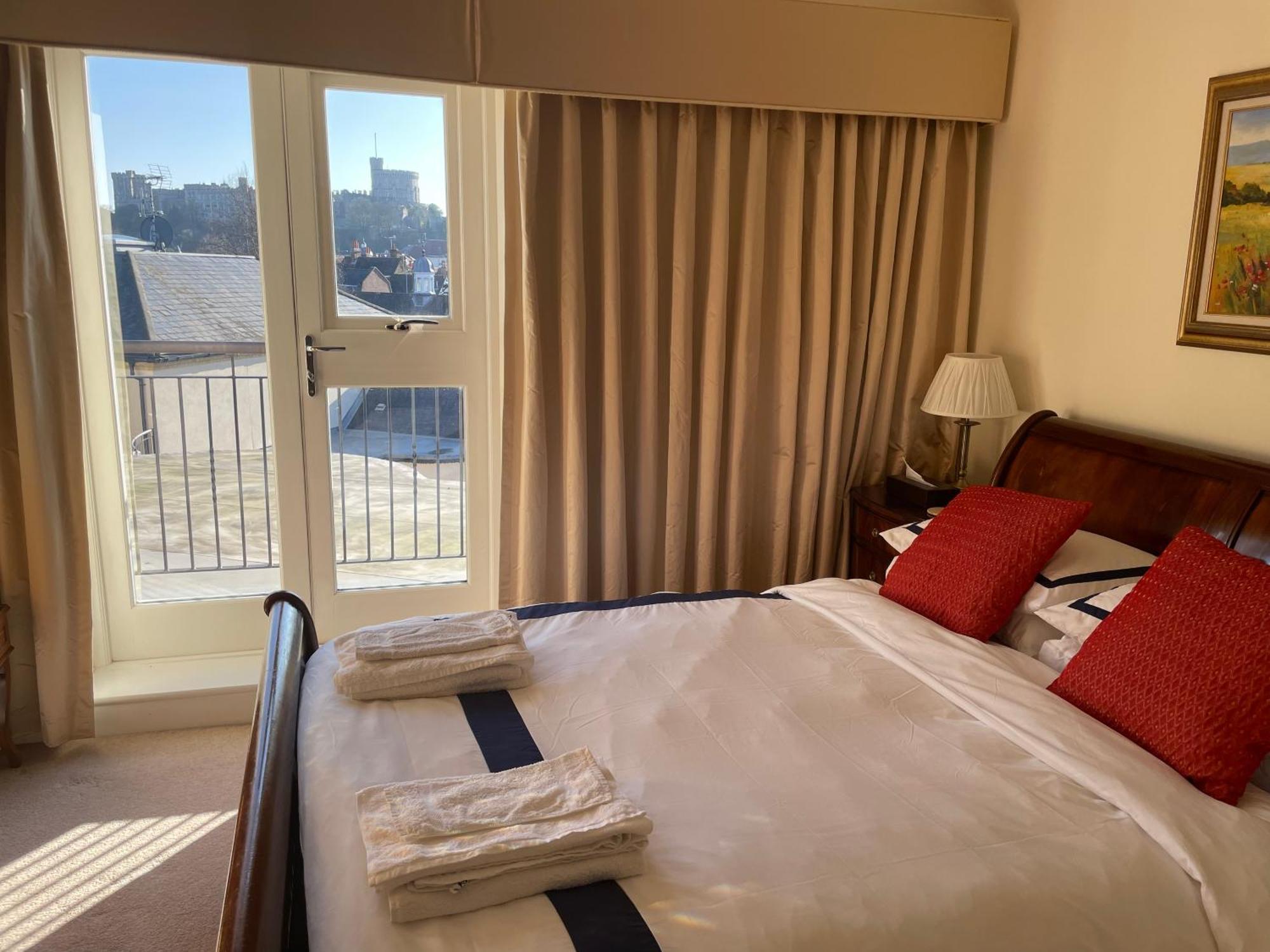 Top Floor En-Suite Double Bedrooms With Great View Of Windsor Castle & Free Parking Zewnętrze zdjęcie