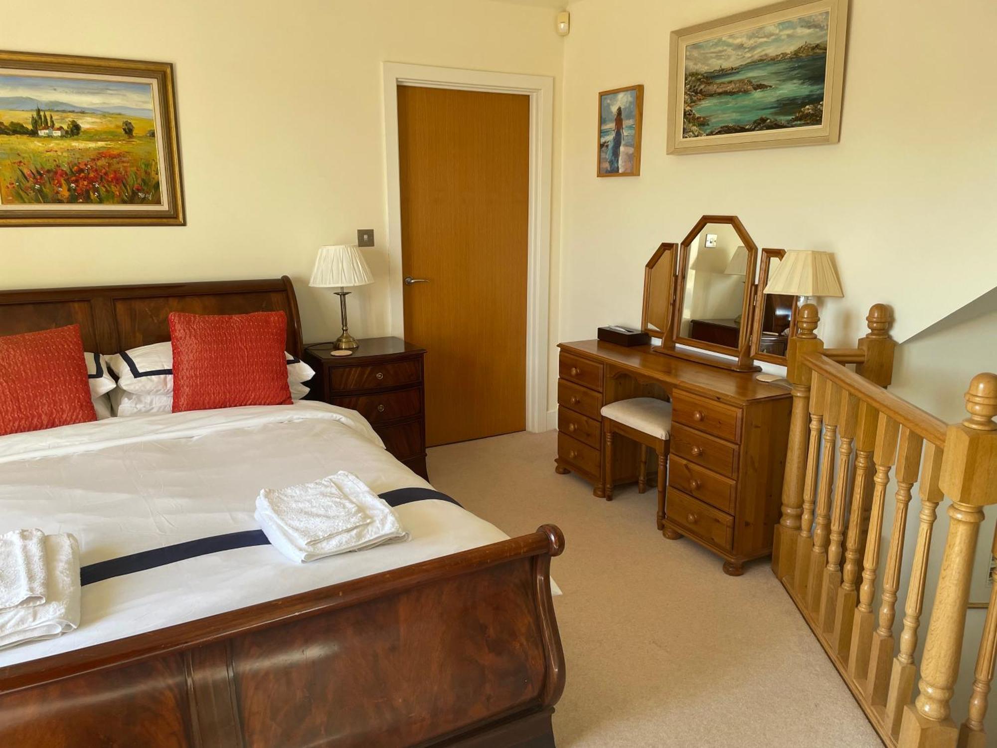 Top Floor En-Suite Double Bedrooms With Great View Of Windsor Castle & Free Parking Zewnętrze zdjęcie
