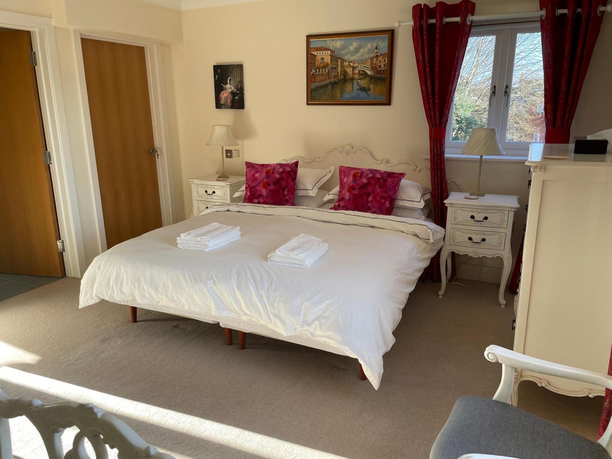 Top Floor En-Suite Double Bedrooms With Great View Of Windsor Castle & Free Parking Zewnętrze zdjęcie
