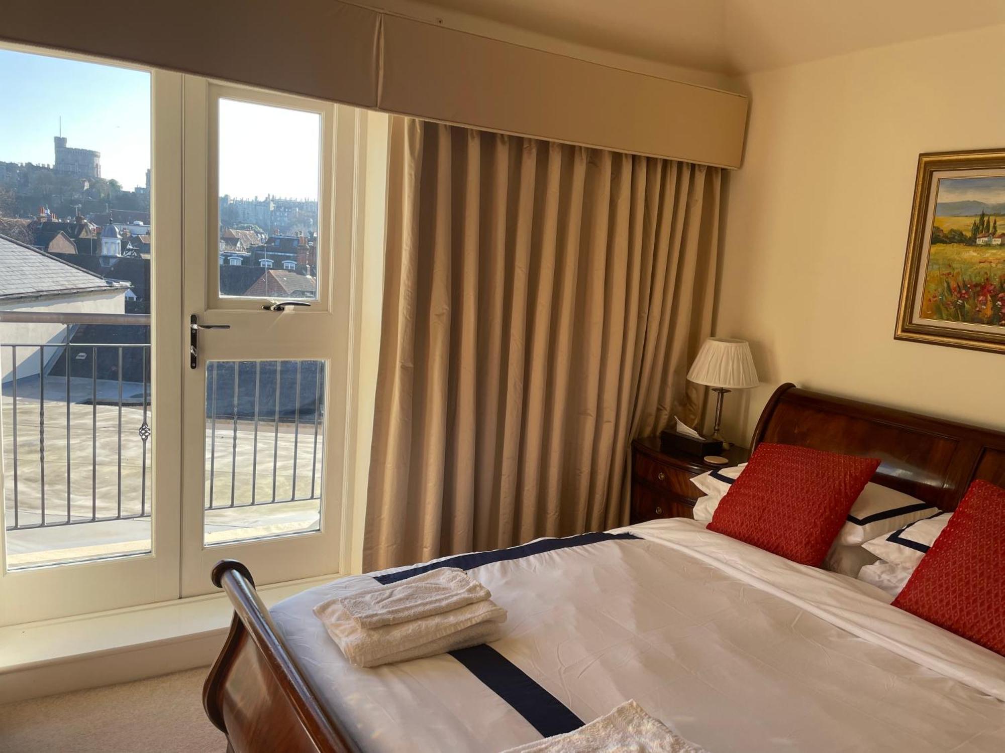 Top Floor En-Suite Double Bedrooms With Great View Of Windsor Castle & Free Parking Zewnętrze zdjęcie