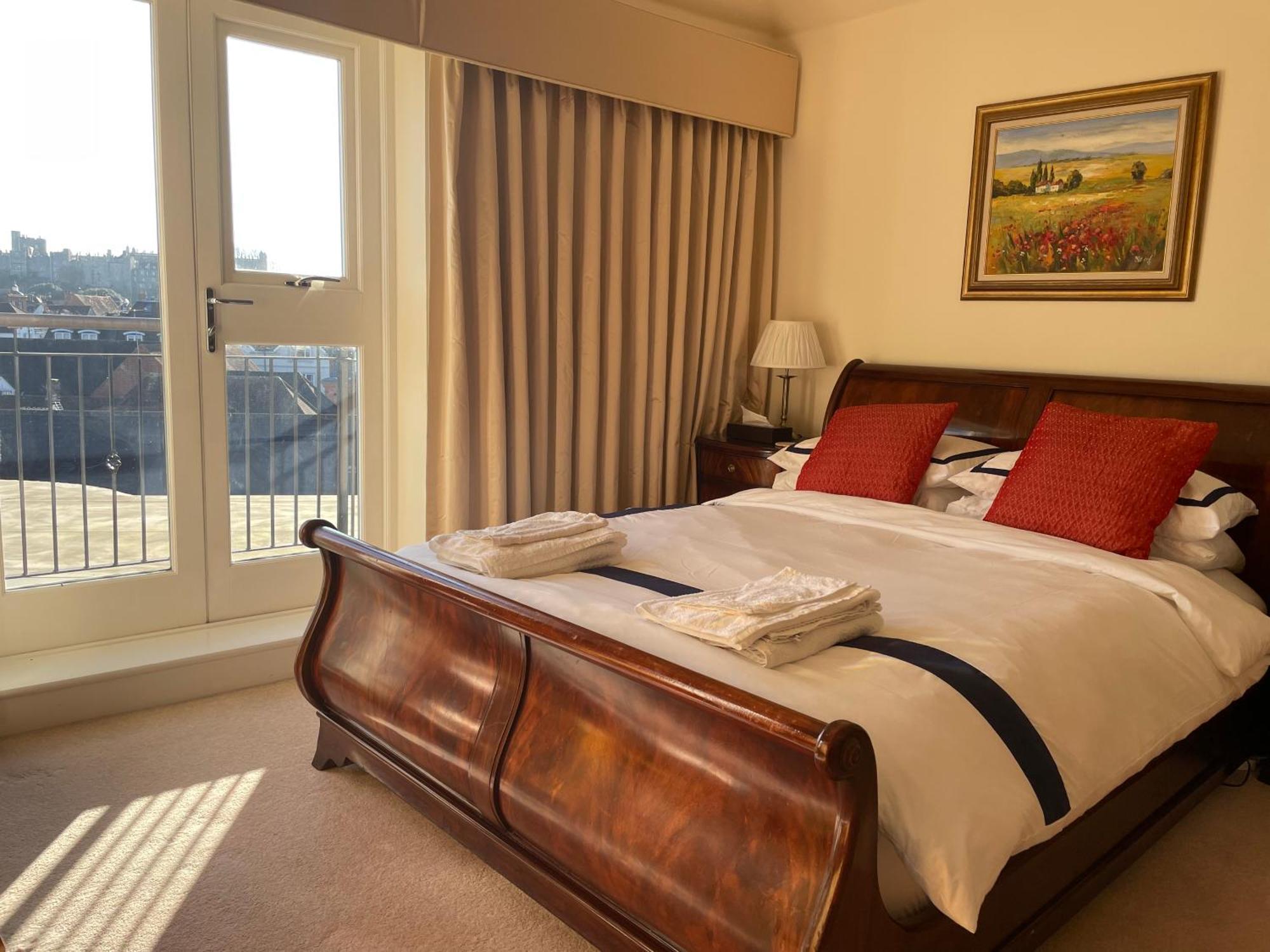 Top Floor En-Suite Double Bedrooms With Great View Of Windsor Castle & Free Parking Zewnętrze zdjęcie
