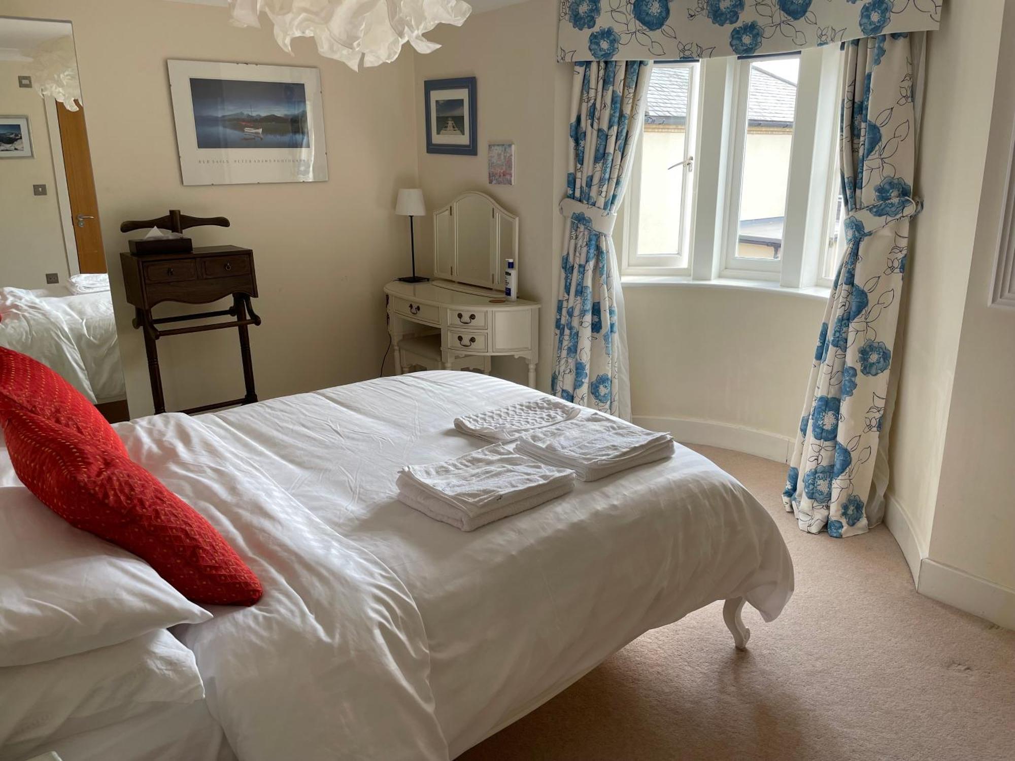 Top Floor En-Suite Double Bedrooms With Great View Of Windsor Castle & Free Parking Zewnętrze zdjęcie