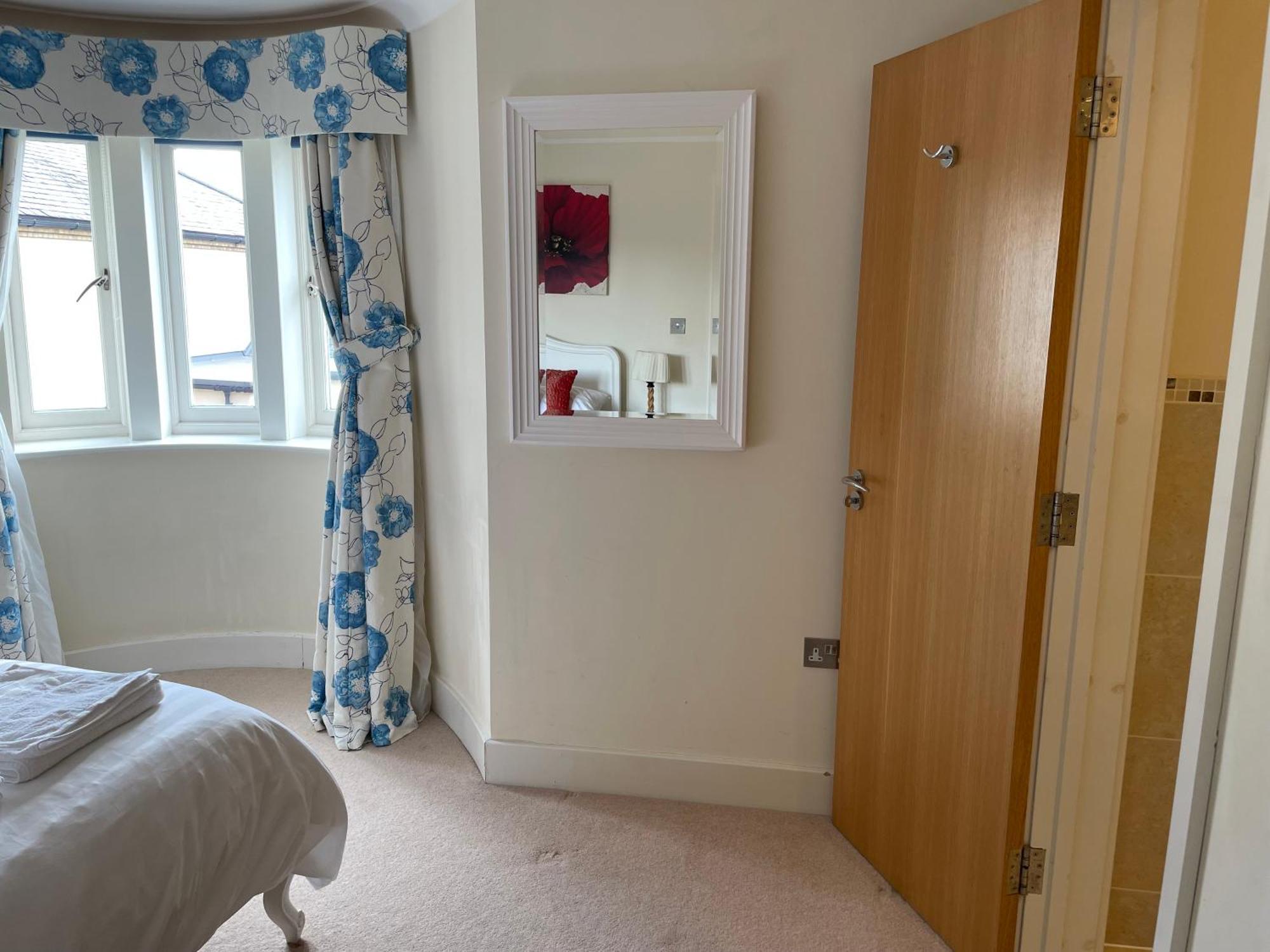 Top Floor En-Suite Double Bedrooms With Great View Of Windsor Castle & Free Parking Zewnętrze zdjęcie