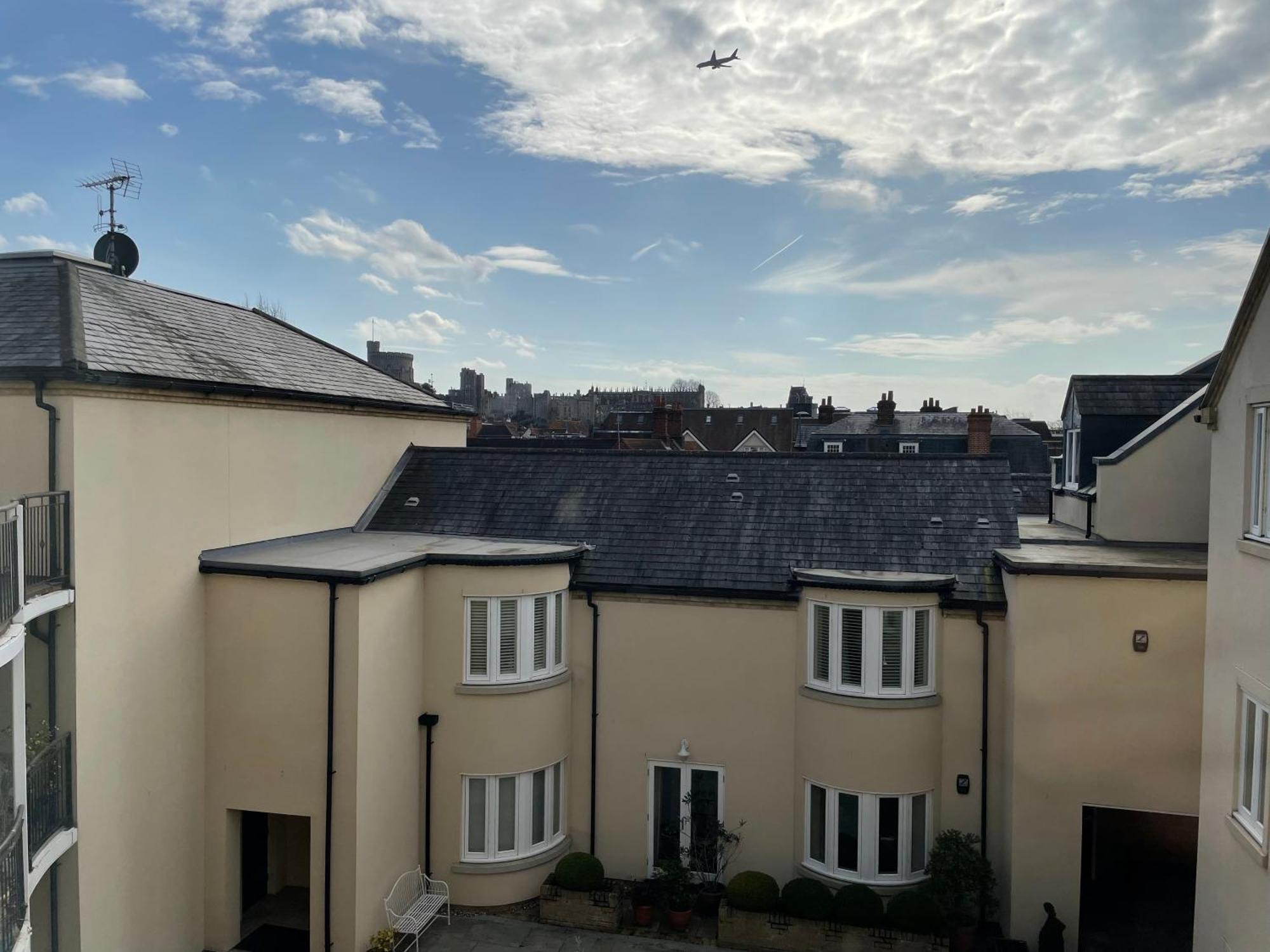 Top Floor En-Suite Double Bedrooms With Great View Of Windsor Castle & Free Parking Zewnętrze zdjęcie