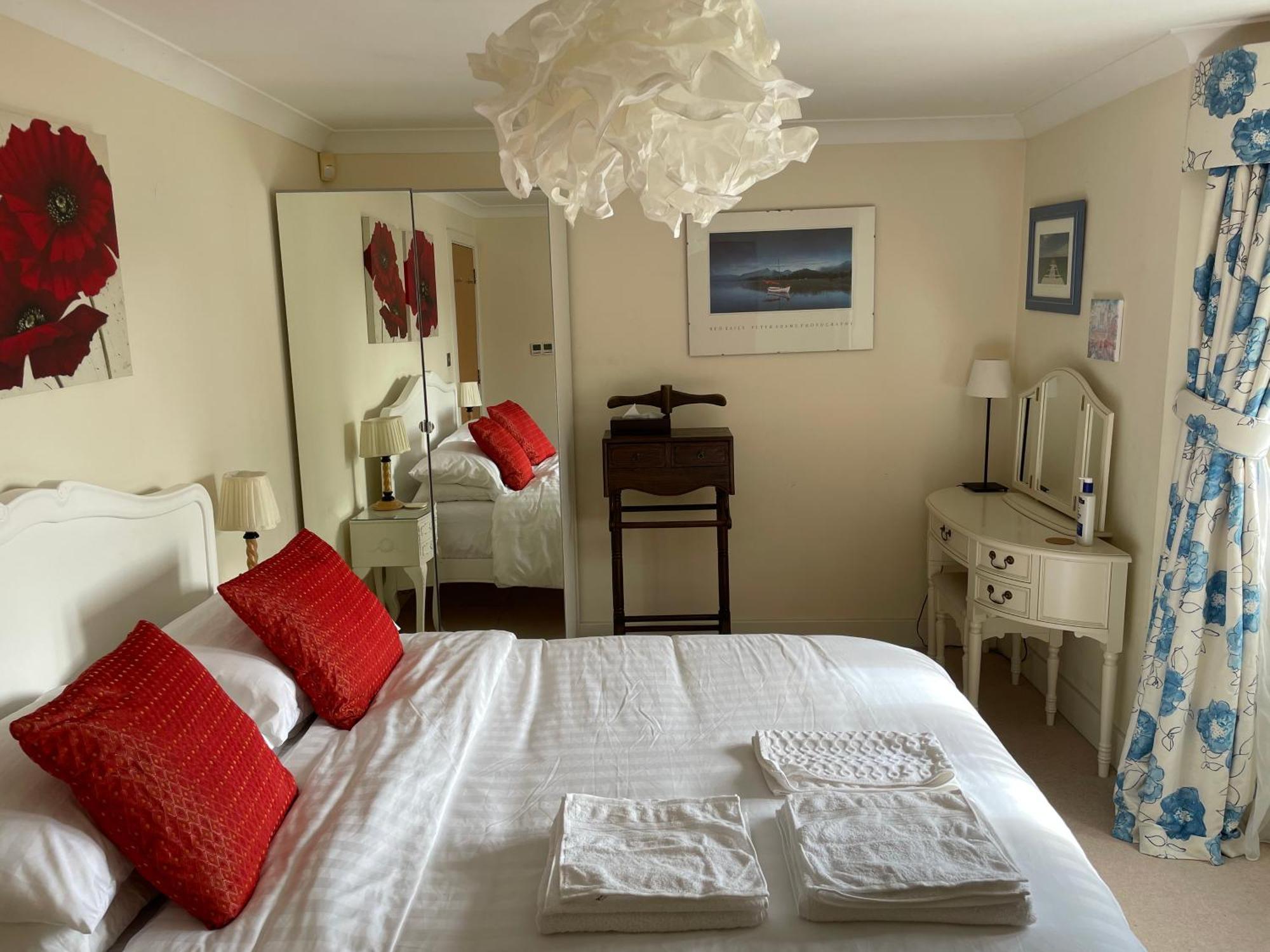 Top Floor En-Suite Double Bedrooms With Great View Of Windsor Castle & Free Parking Zewnętrze zdjęcie